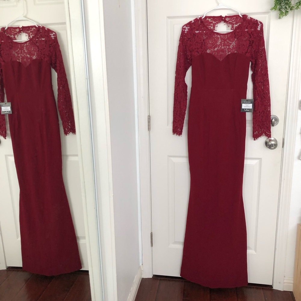 SOLD on mërcari.NWT red wine Lulus dress